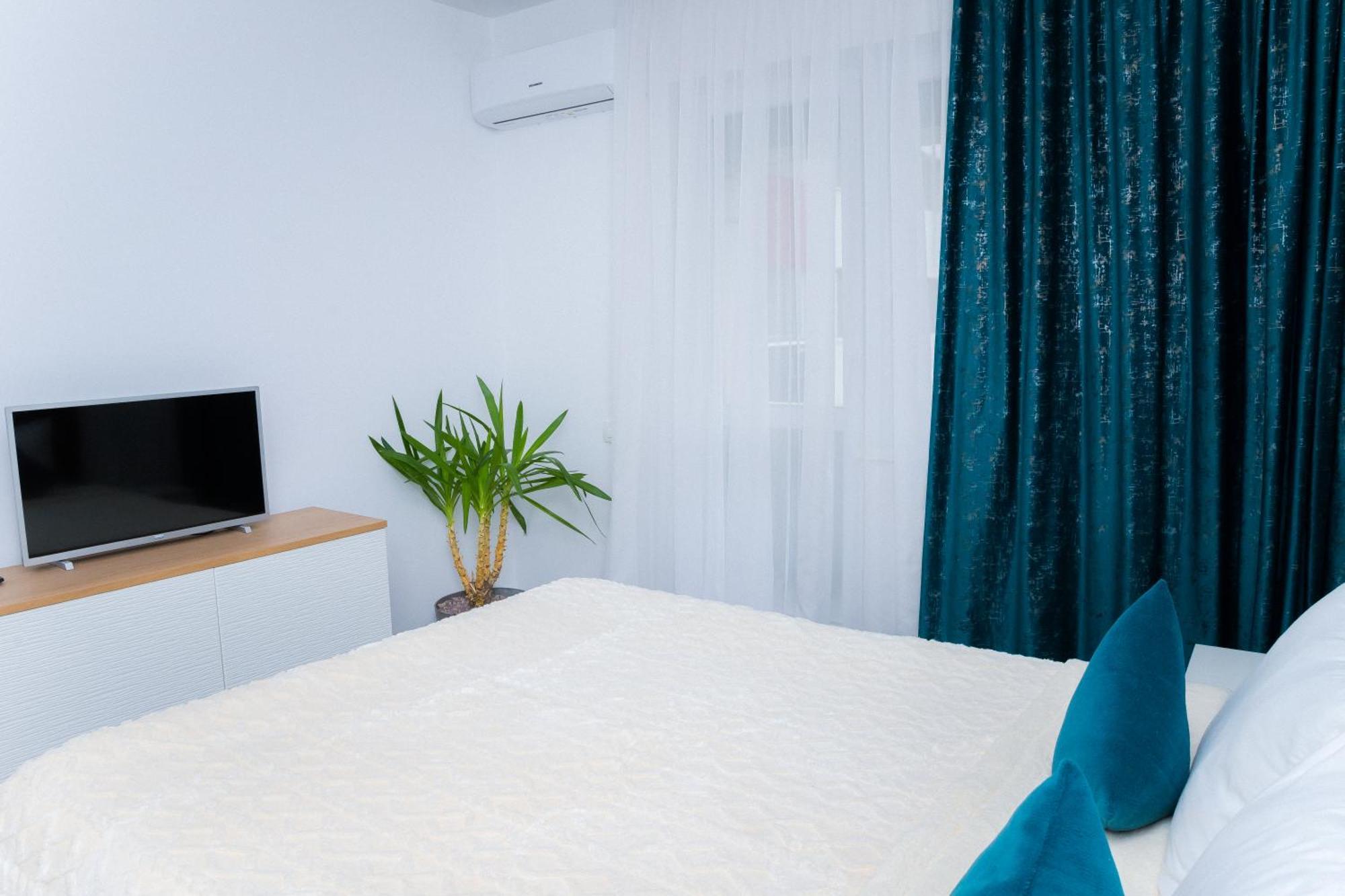 Elysian Urbanscape Brown, 2 Rooms, Near Bucharest Chiajna Bagian luar foto