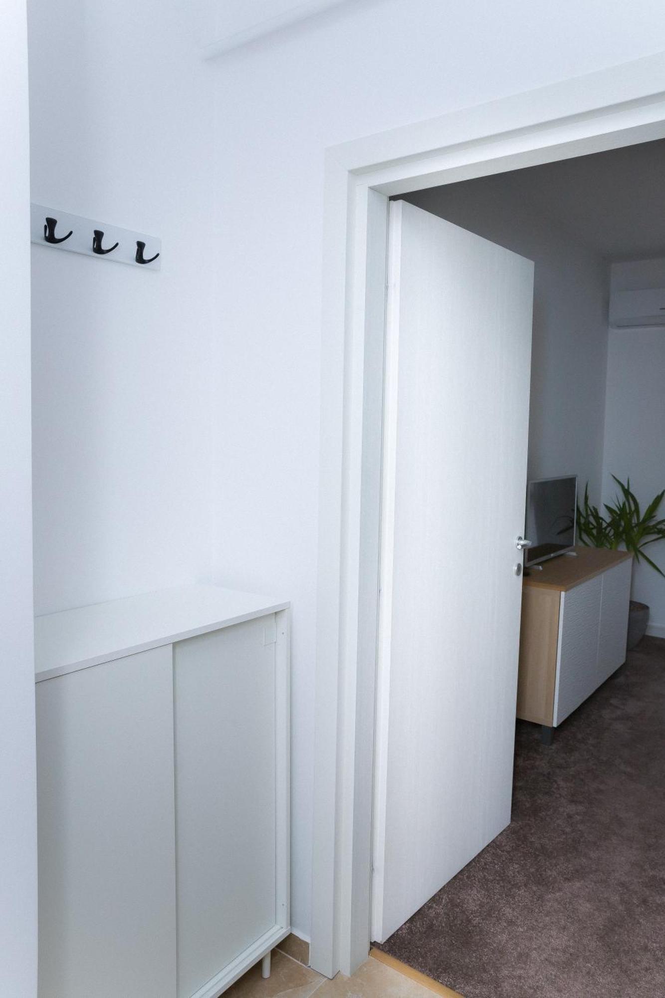 Elysian Urbanscape Brown, 2 Rooms, Near Bucharest Chiajna Bagian luar foto